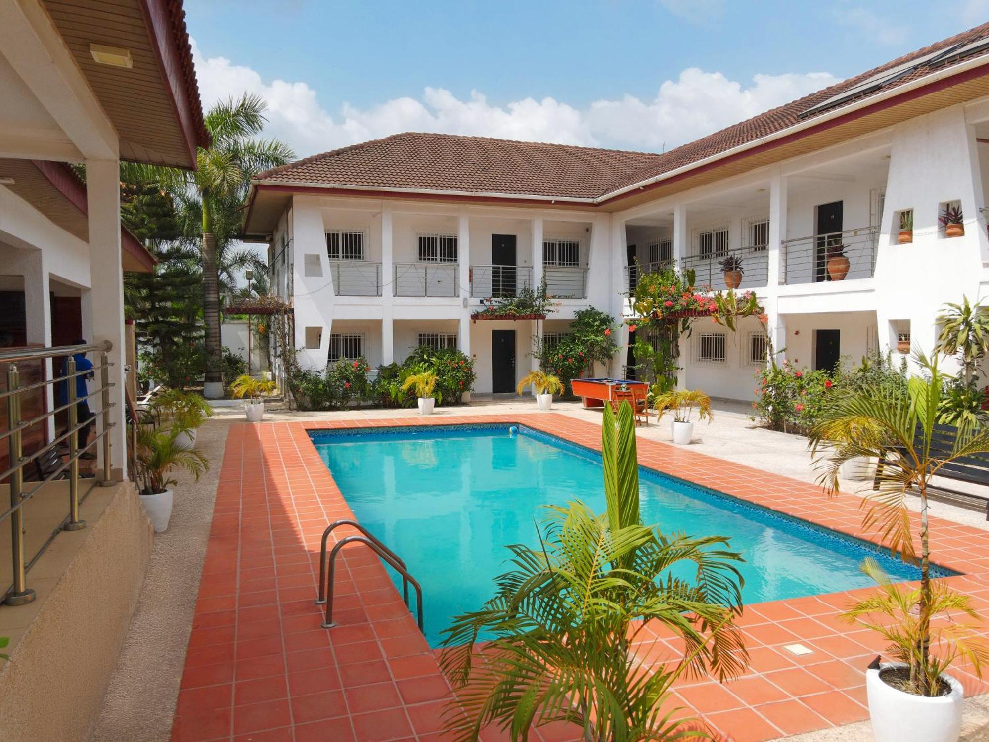 Bragha Apartments And Hotel Sekondi-Takoradi Eksteriør billede